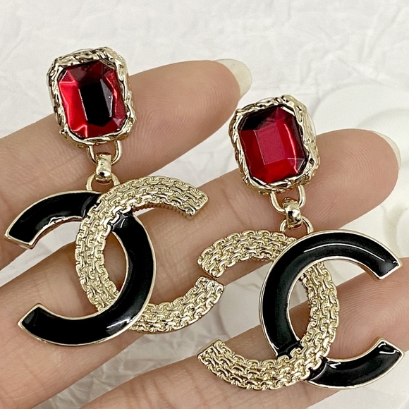 Chanel earrings - Picture 6 of 8